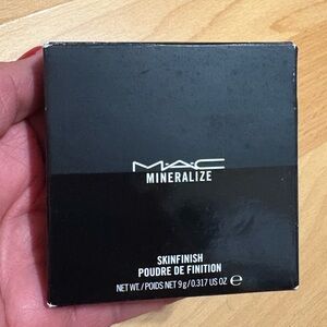 MAC Mineralize Skinfinish Pressed Powder - PERFECT TOPPING Brand New Never Used